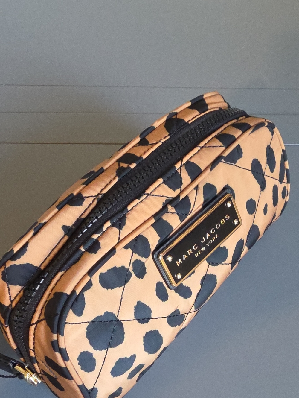 MARC JACOBS NEW YORK NWT Leopard Print Quilted Nylon Cpsmetic Bag - Picture 10 of 12